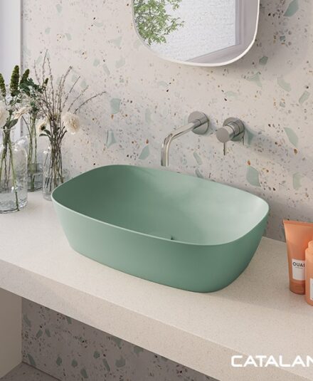 Collection vasque en céramique colorée pour la salle de bains