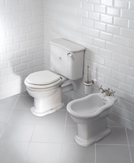 Une salle de bains rétro par Lefroys Brooks à découvrir chez Hydropolis