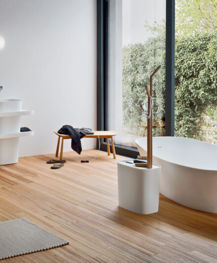 Total look corian pour cette salle de bains Rexa Design - Chez Hydropolis