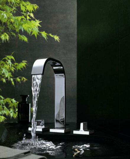 Une robinetterie contemporaine pour la salle de bains__Zucchetti
