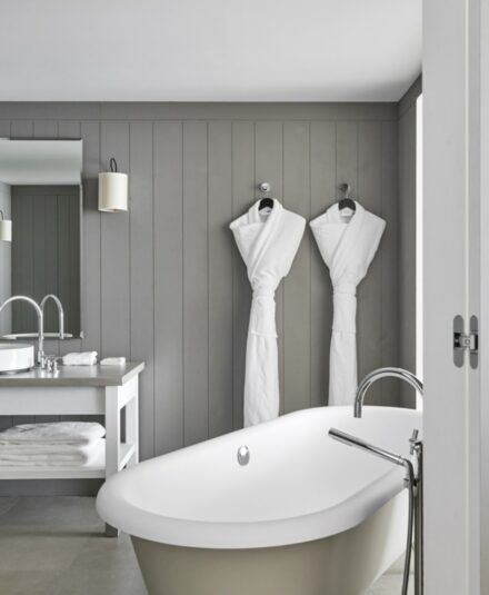 Bathroom design in the 5-star luxury hotel, Plage Palavas, facing the Mediterranean - Hydropolis project