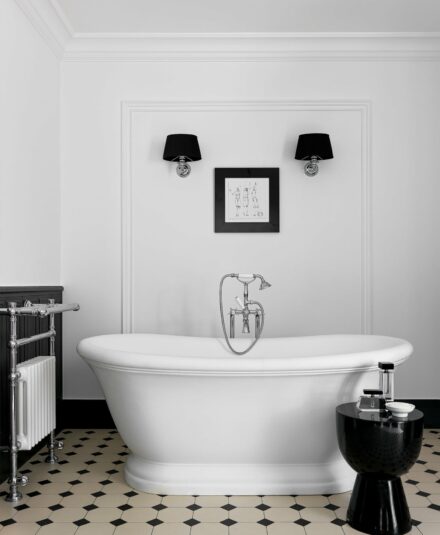 Baignoire en fonte, ambiance rétro dans la salle de bains - Devon&Devon