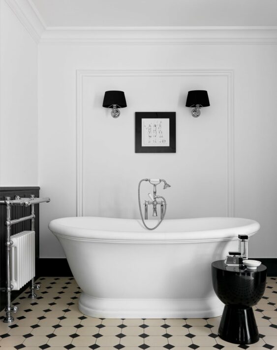 Baignoire en fonte, ambiance rétro dans la salle de bains - Devon&Devon