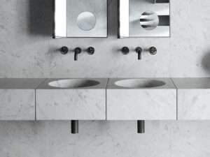 Double vasque suspendue carré en marbre avec miroir_Salvatori Chez Hydropolis