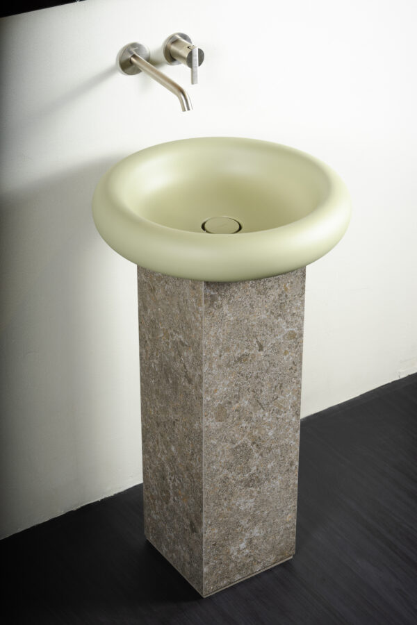 Lavabo freestanding en MDi ou marbre et sa vasque en solid surface ou marbre. Un ensemble à composer selon vos envies. Collection Ease chez Hydropolis