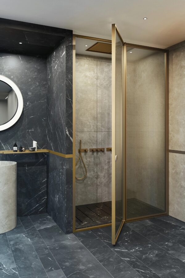 Parois de douche SUITE - Suggestion d'agencement 1 porte battante - VISMARAVETRO