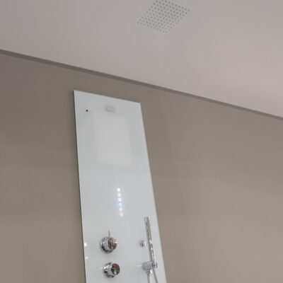 Cabine-de-douche-Gemini-plafond-ciel-de-pluie-encastré
