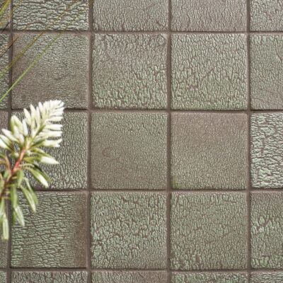 Revêtement sol et mur en pierre réfractaire - Collection Pantelleria - Couleur Cappero - Disponible chez Hydropolis
