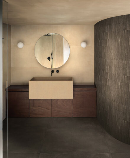 Florim_Collection_SensiTerre_Naturale sabbia 60x120_listello carbone_Naturale carbone 120x120_2