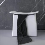 Tabouret-Panier à linge en Solid Surface blanc Knief and Co - chez Hydropolis.