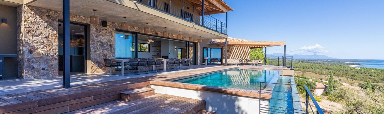 Habiter le paysage. Ici, l’architecture contemporaine s’inscrit avec discrétion face à l’immensité de la mer. © Ramsès - Hydropolis