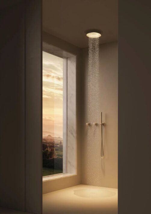 Une pluie douce, enveloppante, presque aérienne. Aura crée une atmosphère apaisante, inspirée des codes du spa, où la douche devient un véritable rituel de bien-être. Disponible chez Hydropolis