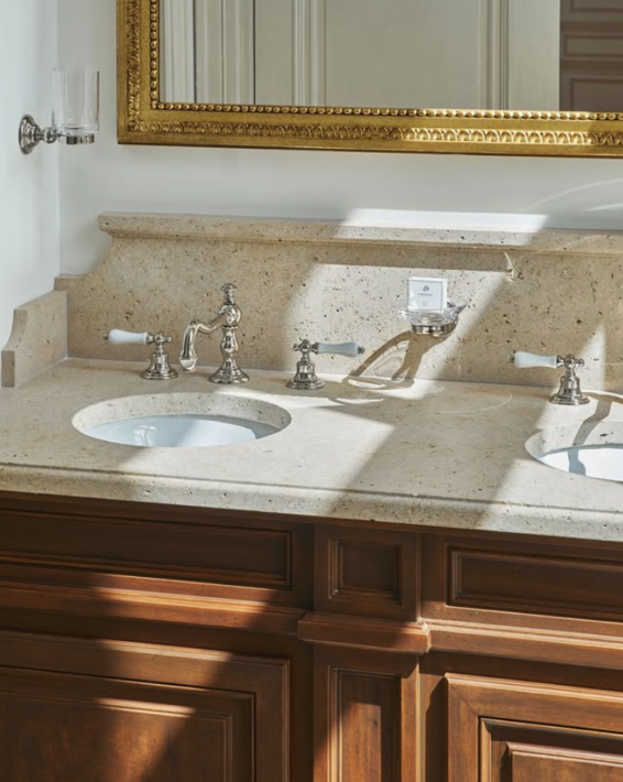 Hôtel Airelles Château de Versailles, Le Grand Contrôle, Versailles. © Renée Kemps