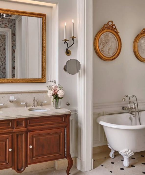 Hôtel Airelles Château de Versailles, Le Grand Contrôle, Versailles. © Renée Kemps