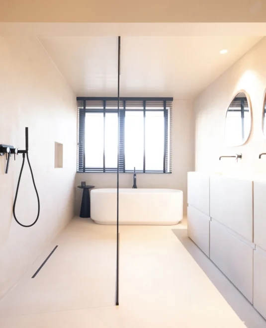 Le caniveau de douche 