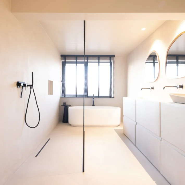 Le caniveau de douche 