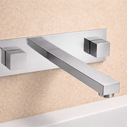 Mélangeur lavabo encastré Steinberg 3 trous sur plaque, bec 195 mm, finition chrome. Robinetterie murale design disponible sur l'e-shop Hydropolis.